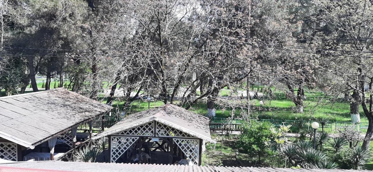 Гостиница "Курорт" פיזונדה מראה חיצוני תמונה